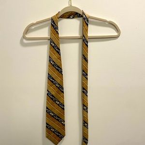 Blue/Gold Patterned Bill Blass Tie